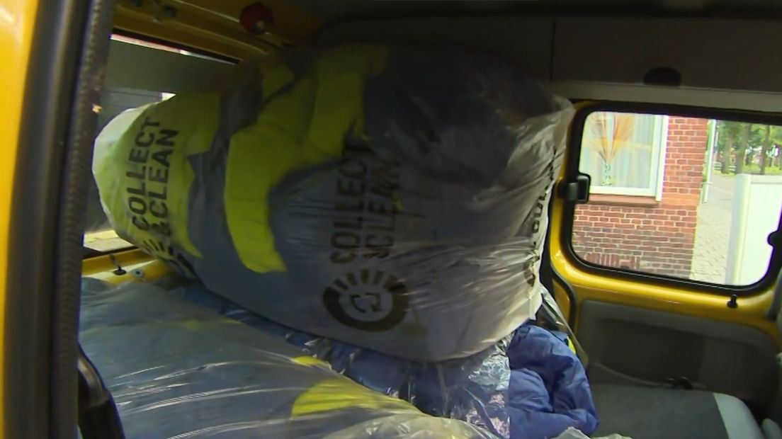 Slaapzakken achterin de auto