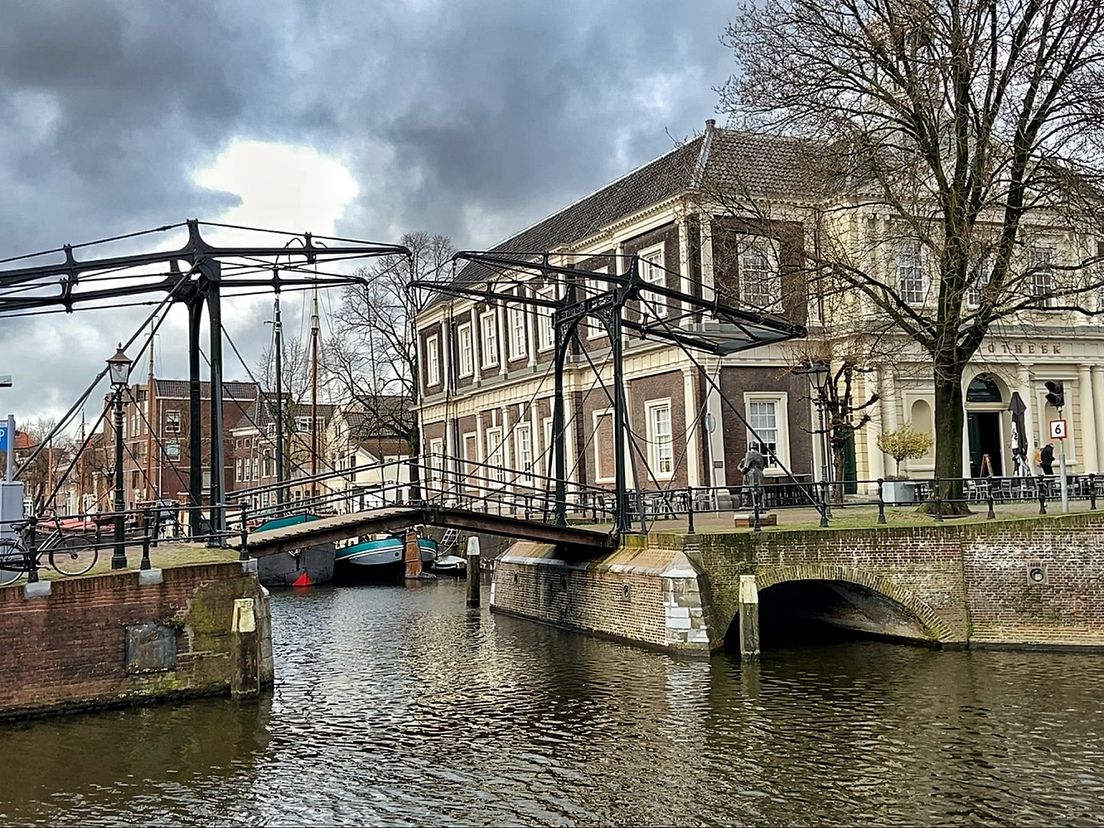 De Korenbeurs is een van de mooiste gebouwen van Schiedam aan de Lange Haven