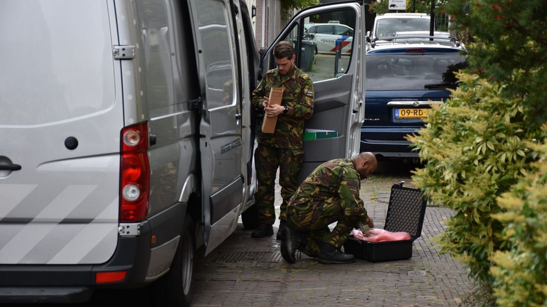 In de Sionsstraat in Voorburg werd onderzoek gedaan naar het verdachte voorwerp