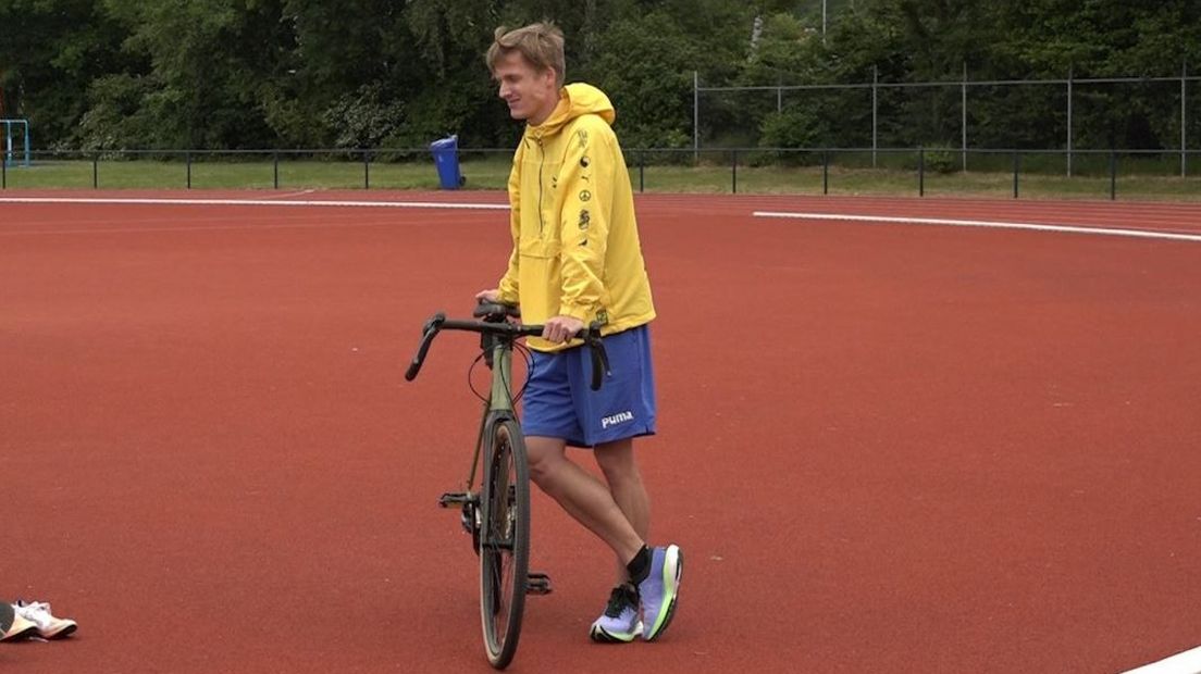 Tony van Diepen met zijn racefiets