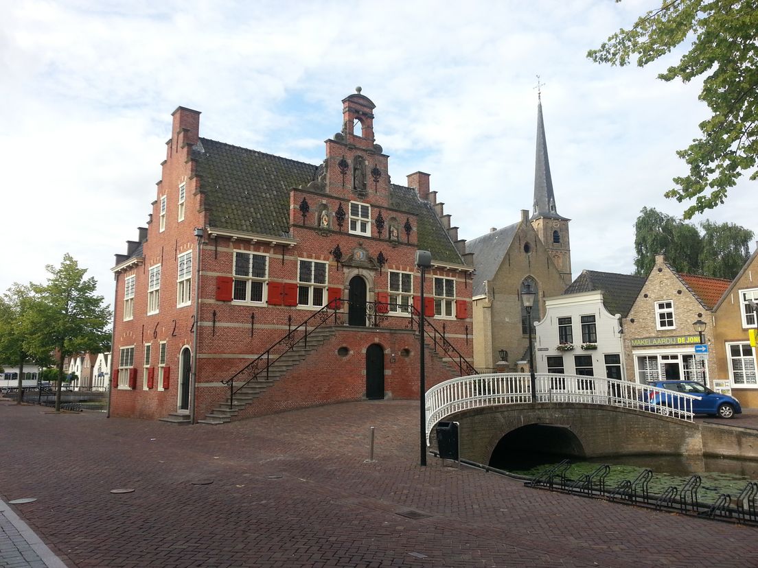 Oude raadhuis in Oud-Beijerland, hier stond De Stassart opgesteld.