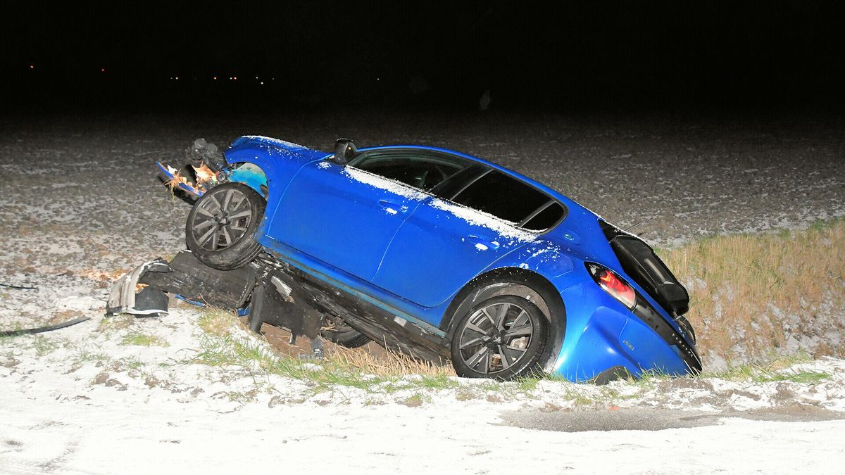 Auto in sloot bij Arnemuiden aangetroffen zonder bestuurder