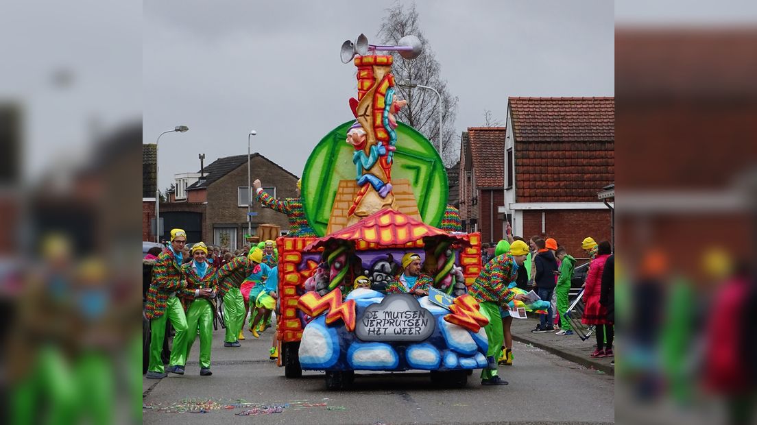 In Vogelwaarde ging de carnavalsoptocht afgelopen weekend wel door, maar dan met loopgroepen en kleine wagens.