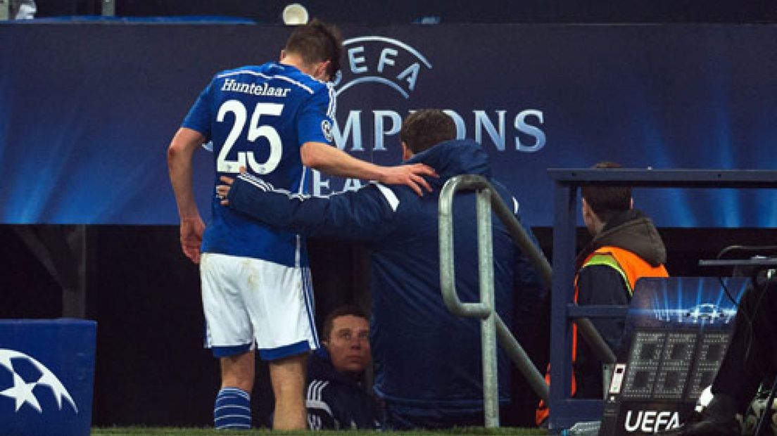 Huntelaar valt geblesseerd uit bij Schalke 04
