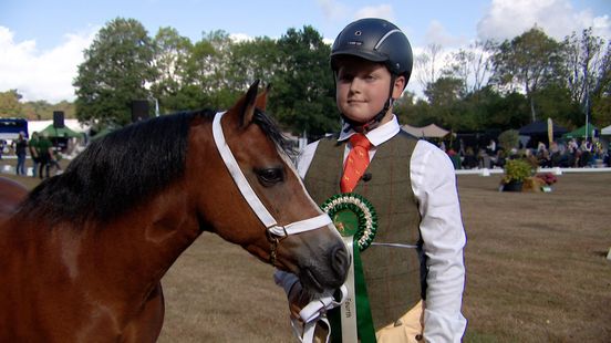 Jonge ruiters stelen de show tijdens begin internationale ponyshow in Arnhem