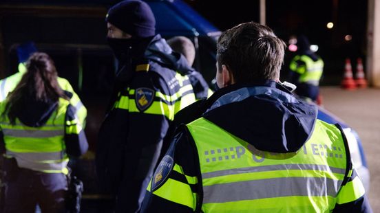 Grote controle douane en politie • ongeluk met drie autos. Grote controle douane en politie • ongeluk met drie autos.