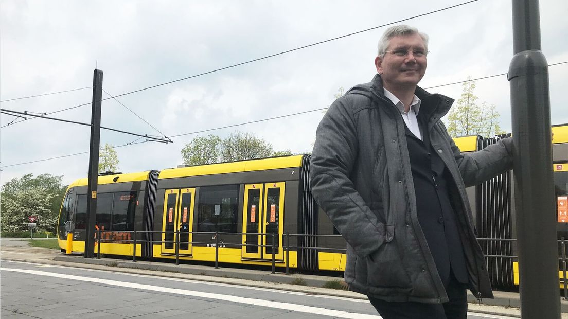 VVD-fractievoorzitter André van Schie bij de Uithoflijn op het Utrecht Science Park.