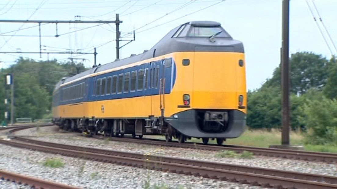 ProRail stelt de bouw van een snelle spoorboog bij Hoogeveen uit tot 2019 (Rechten: archief RTV Drenthe)