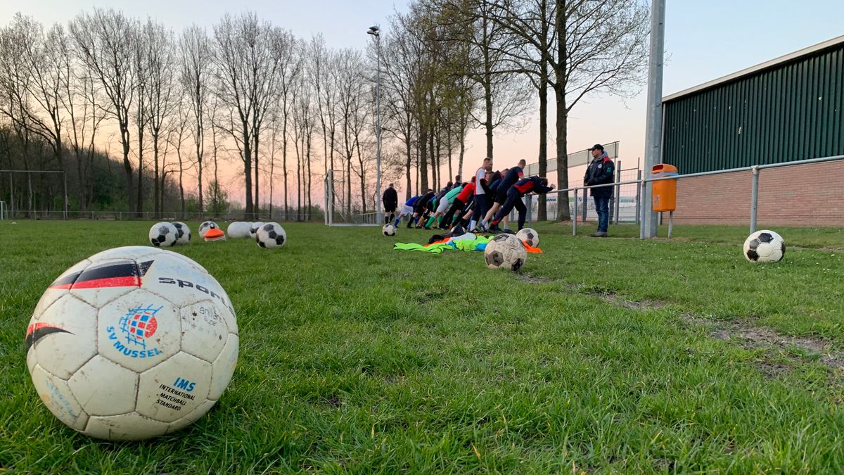 De vijfde klasse F: Vluchtpoging Mussel en Veenhof uit kelder