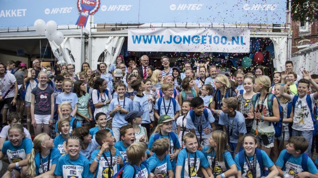 De 100 jongste wandelaars van de afgelopen jubileumeditie van de Nijmeegse Vierdaagse presenteren zondag hun eigen film. De feestelijke première in Cinemec Nijmegen wordt bijgewoond door marsleider Johan Willemstein en diverse burgemeesters van gemeenten langs de wandelroute.