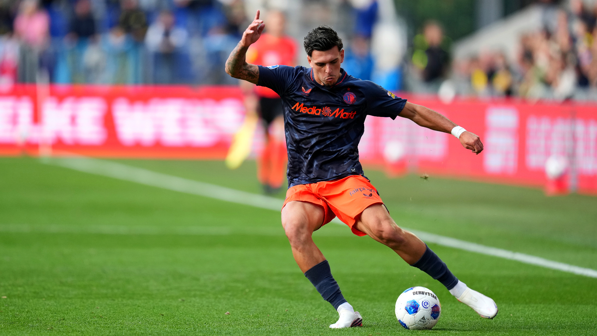 Javi Lopez debuteert voor Feyenoord