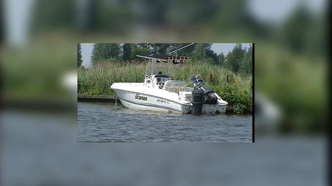 Mei 6 man sieten se op 'e speedboat