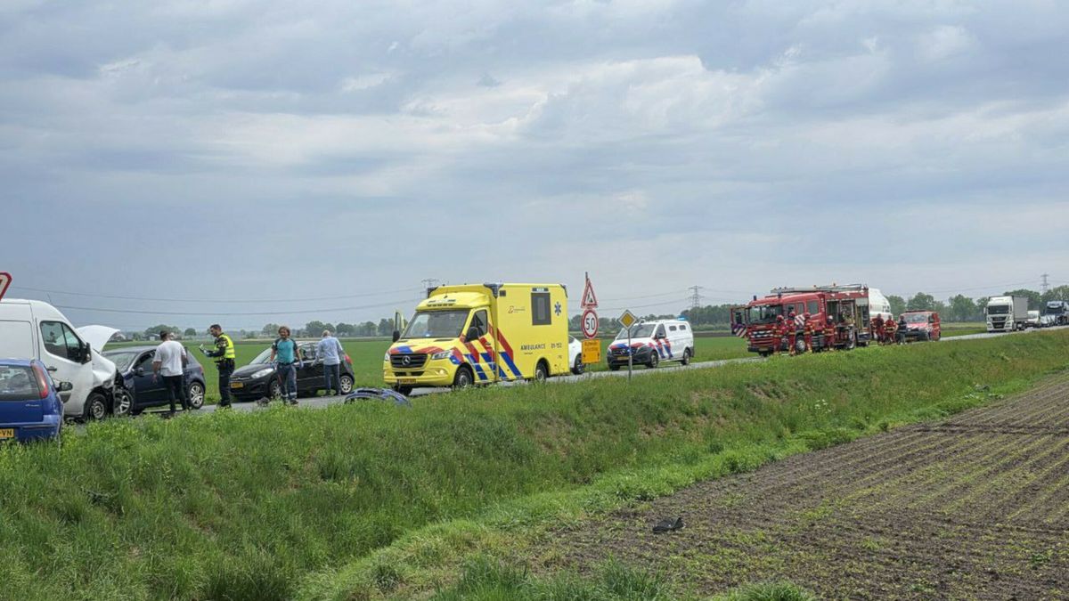 Twee gewonden bij ongeluk op Drentse Mondenweg