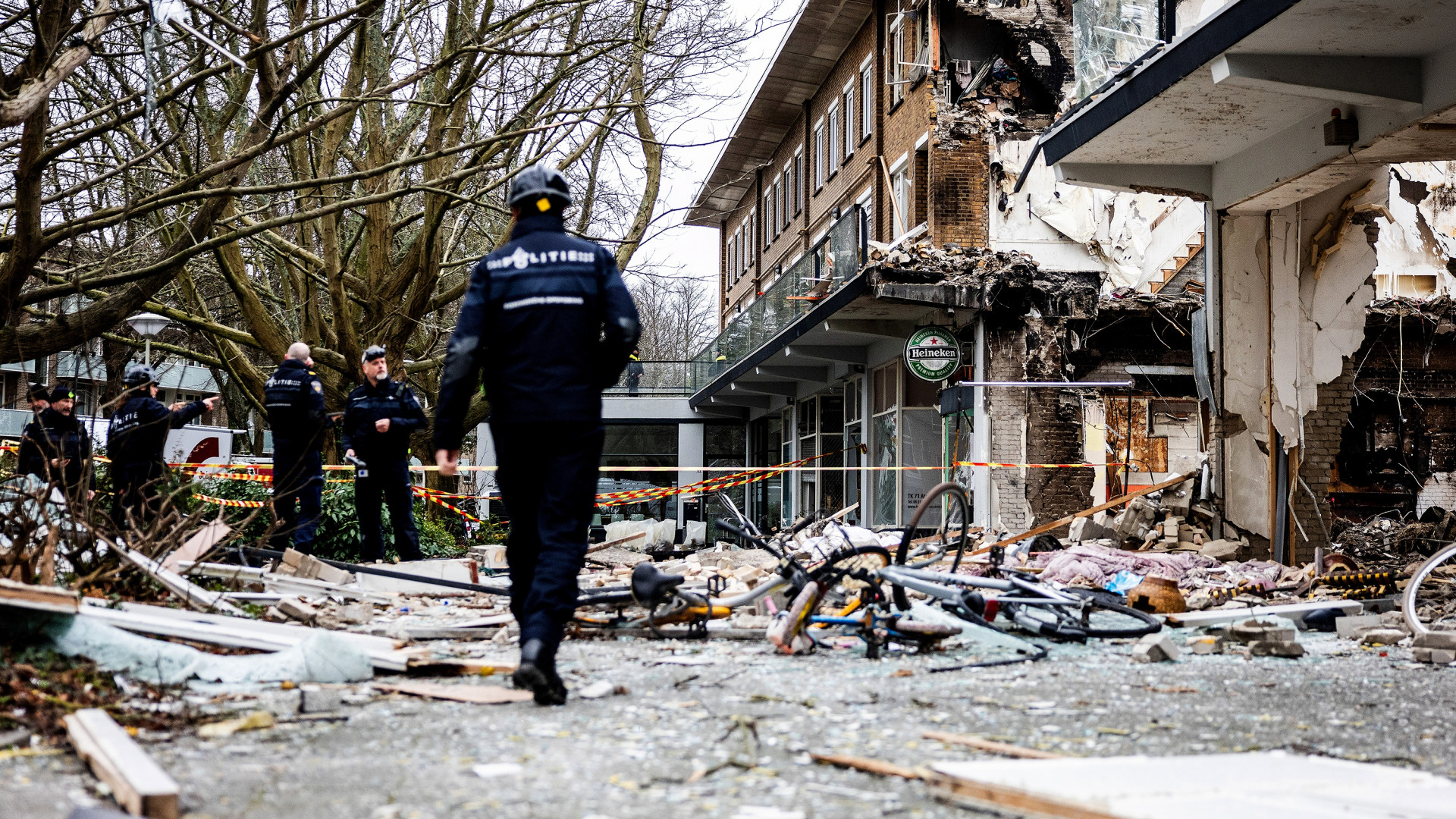 Liveblog Explosie Flat Den Haag | Verdachte Probeerde Uitgebrande Range ...