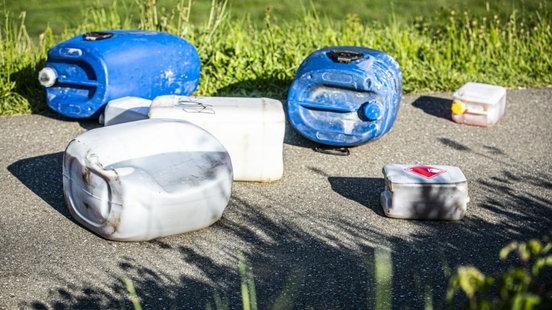 Meer dan 1000 liter drugsafval gevonden in Arnhem: politie onderzoekt dumpingen