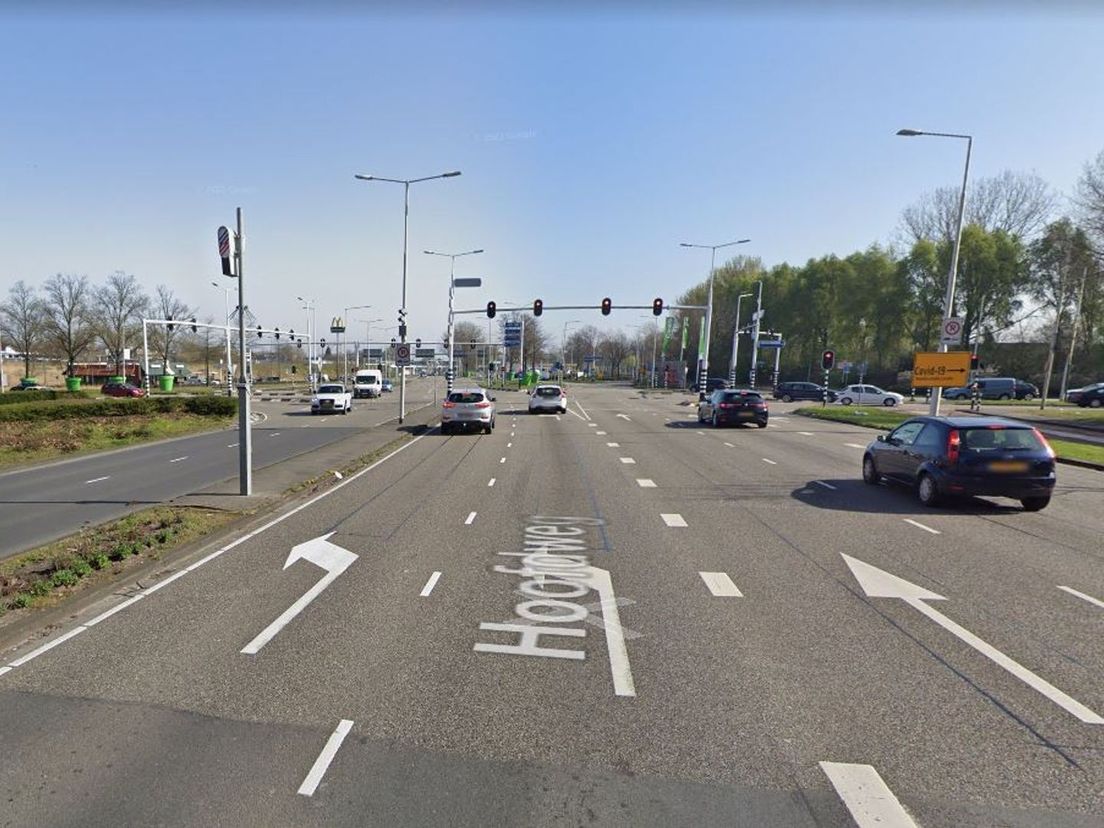 Flitspaal bij de kruising Hoofdweg/Capelseweg