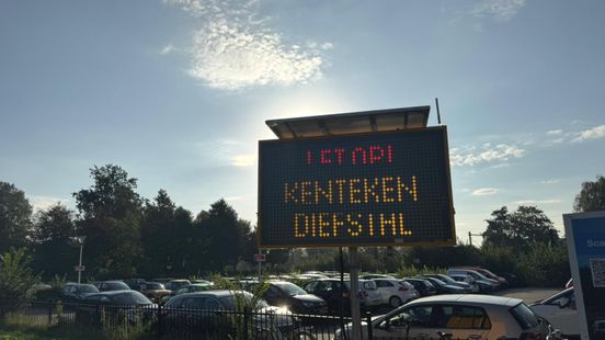 Tekstkar waarschuwt automobilisten voor kentekendieven: 'Doe meteen aangifte' Home