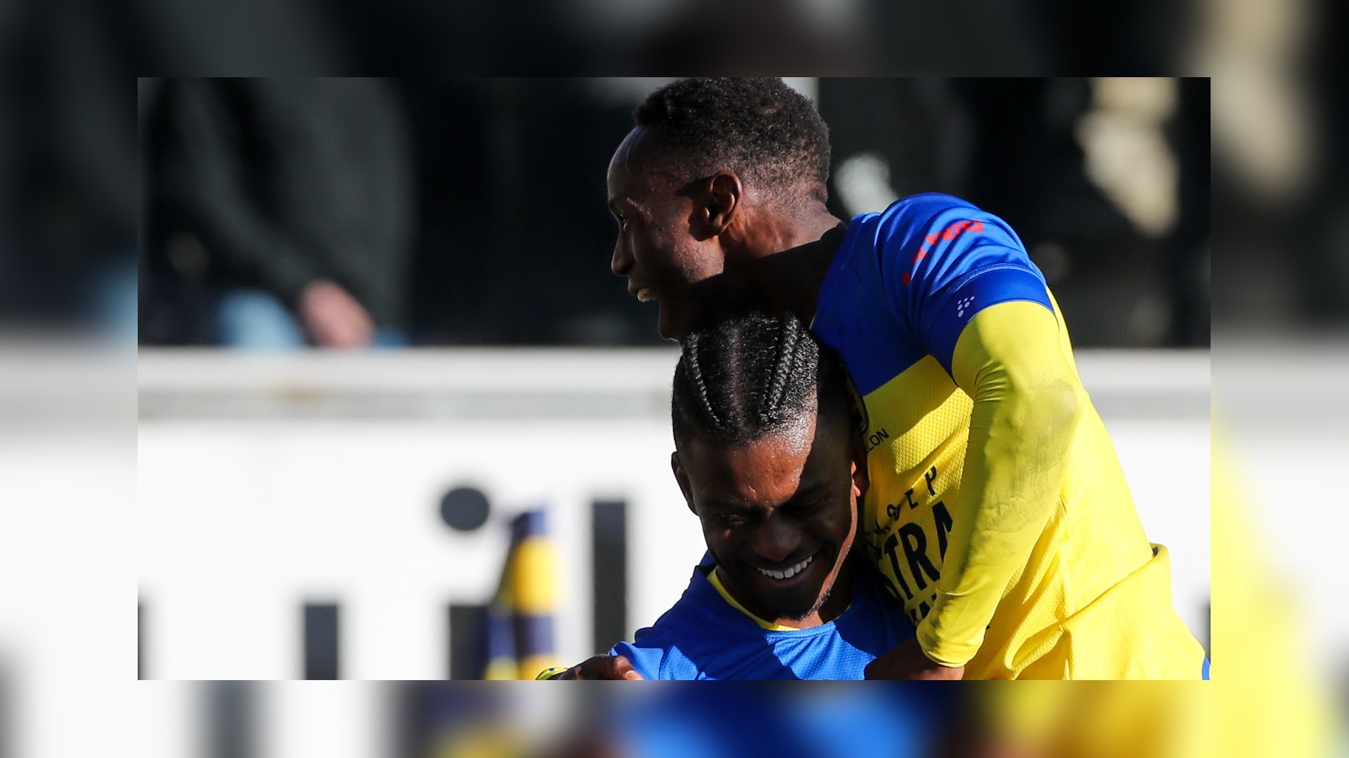 David Sambissa en Issa Kallon fiere in goal tsjin Feyenoord