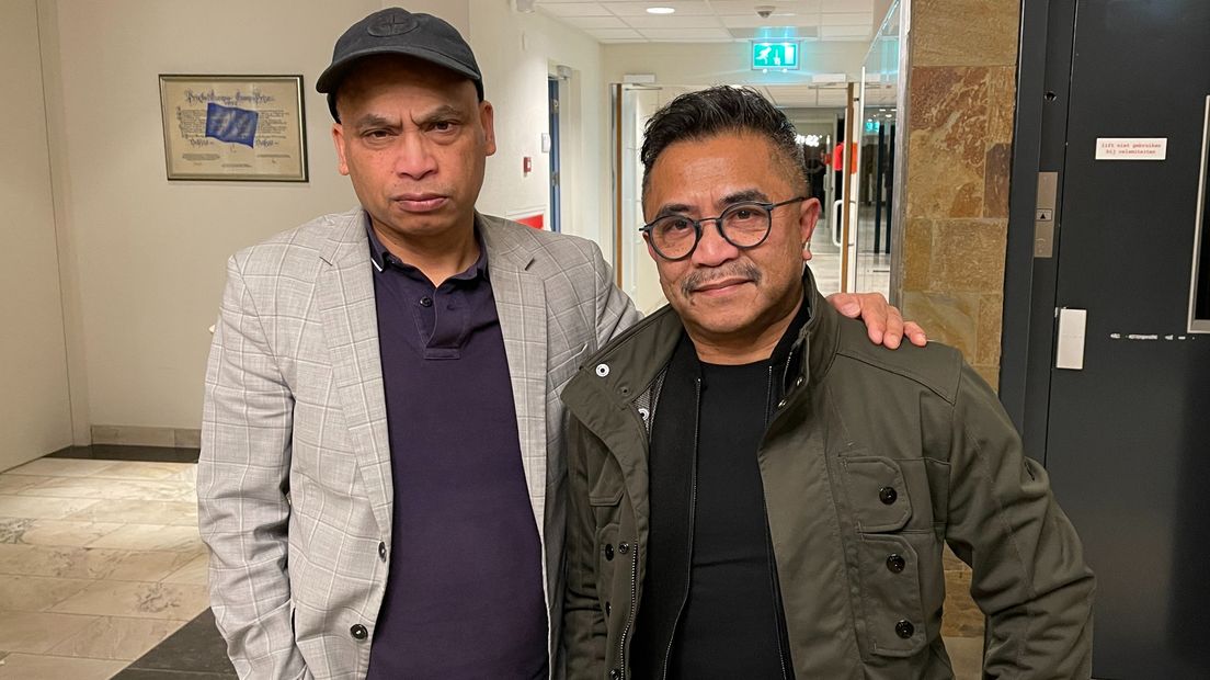 Nabestaanden Martin Salakory (links) en Domingoes Samu-Samu (rechts)