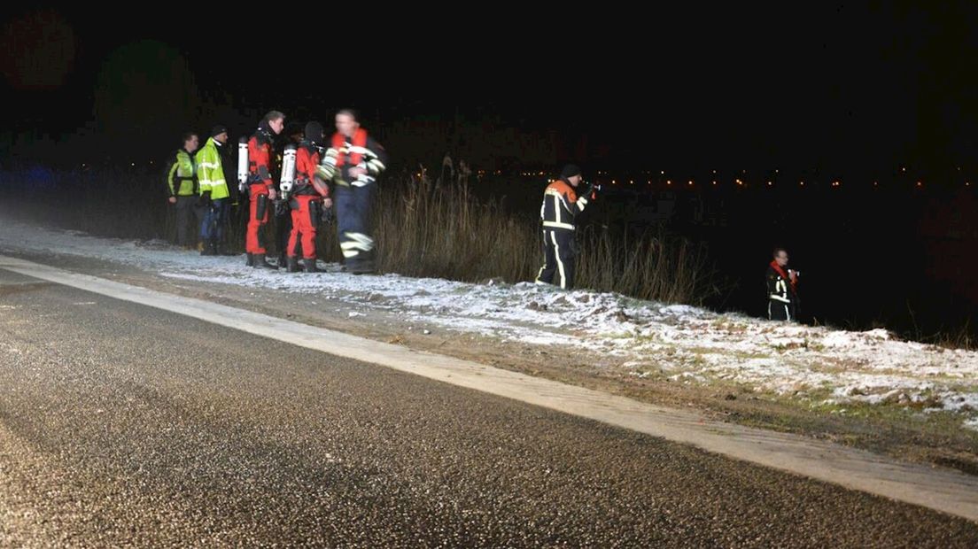 Auto te water in Almelo