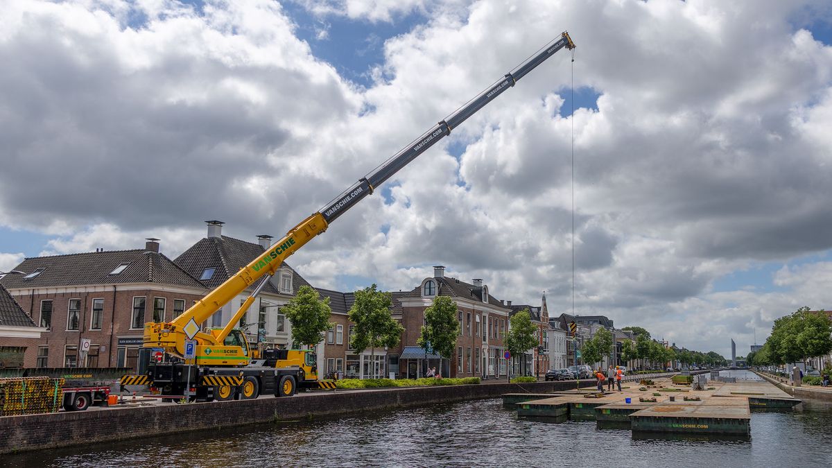 Pontons in de Vaart en kermiswagens in de startblokken: Assen komt in TT-sfeer