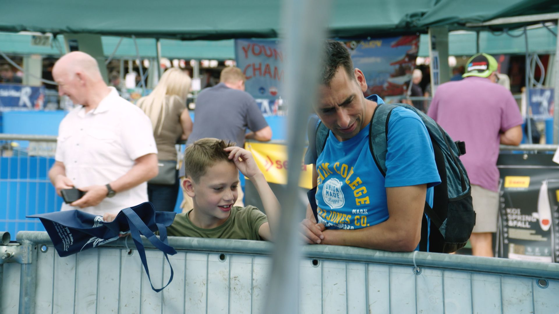 De Rolls Royce onder de vissen: 700 kois uit verschillende landen in Appeltern