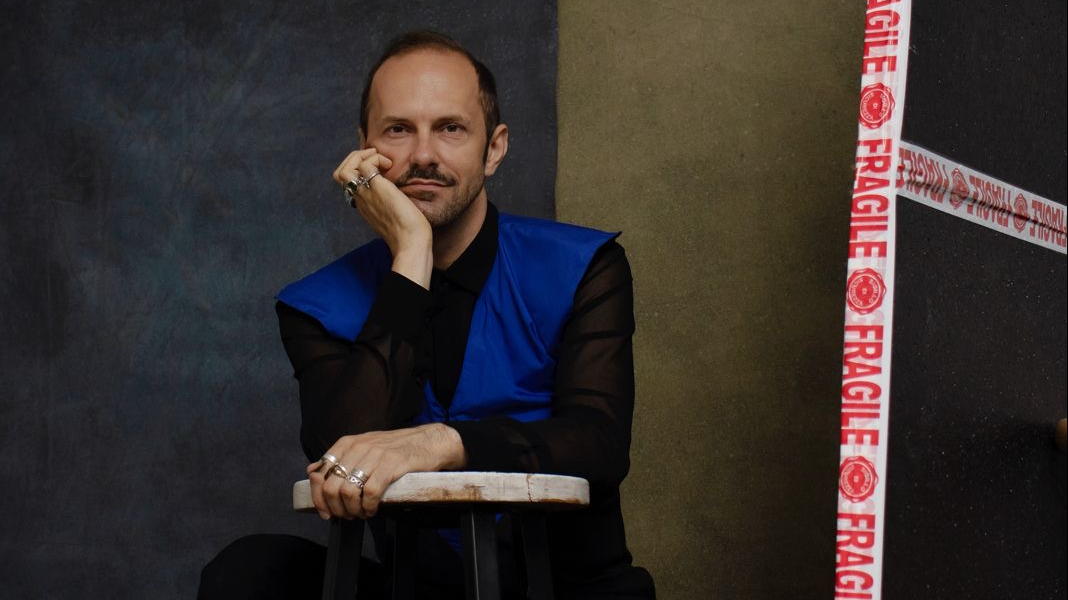 Cultuurcafé Radio: modeontwerper Branko Popovic transformeert in de oorlog verwoest ouderlijk huis 