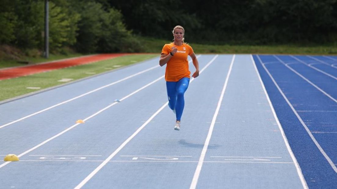 Atlete Dafne Schippers uit Oosterbeek gaat op Instagram helemaal los over het hotel waar ze moet verblijven tijdens de WK in Doha, Qatar.