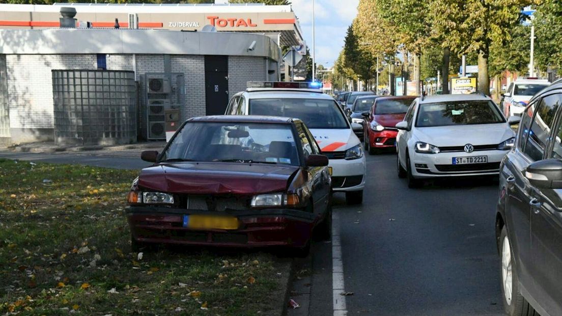 Ongeluk met  twee auto's in Enschede