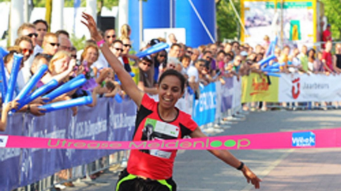 Rkia El Moukim wint de Meidenloop 2010