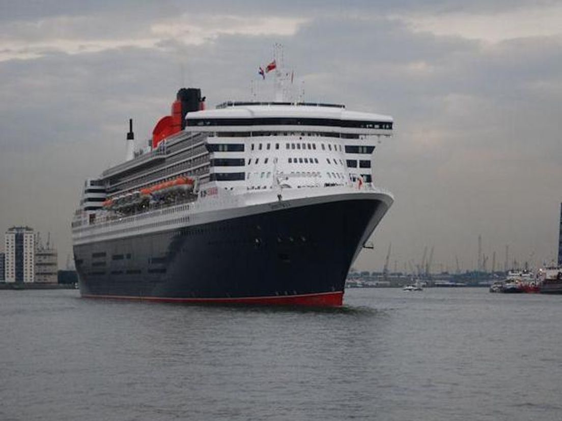 QM2.cropresize.tmp.jpg