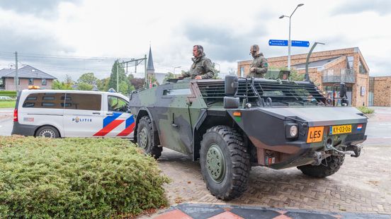 Militairen bevrijden vastzittende peuter in Wolvega