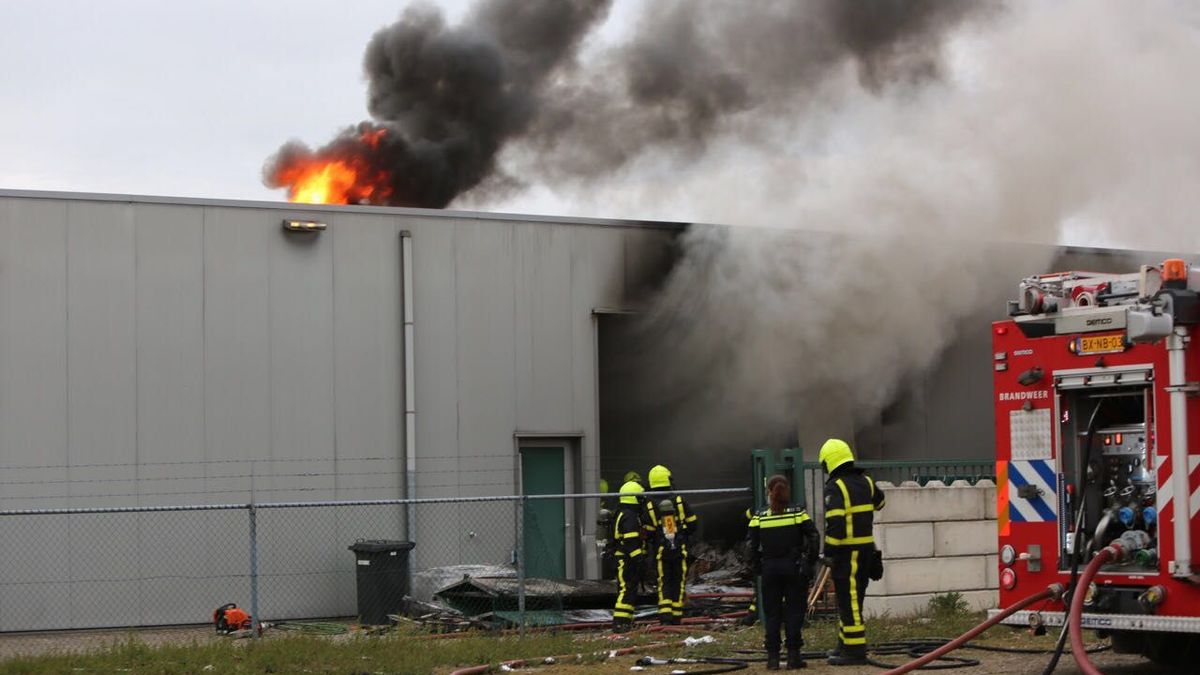 Grote brand op bedrijventerrein Ittervoort