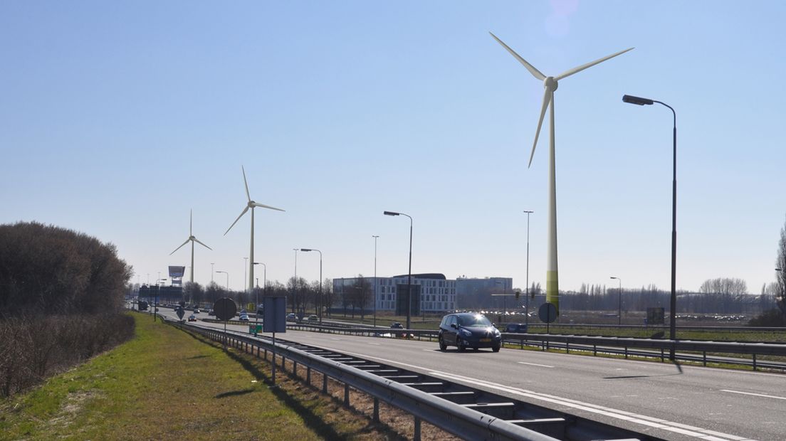 Beoogde windmolens langs de A4 bij Delft 