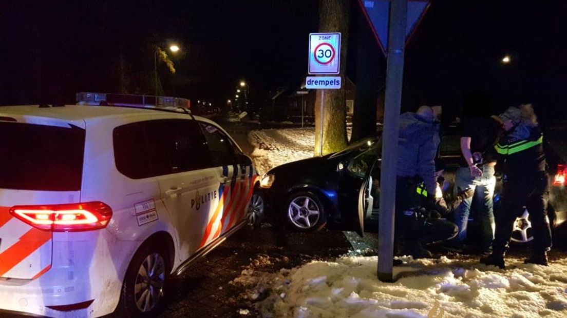 De politie heeft haar handen vol gehad aan een stel hardleerse boeven. Dat zorgde voor een wilde achtervolging over de Veluwe, waarna de politie uiteindelijk twee mannen kon oppakken.