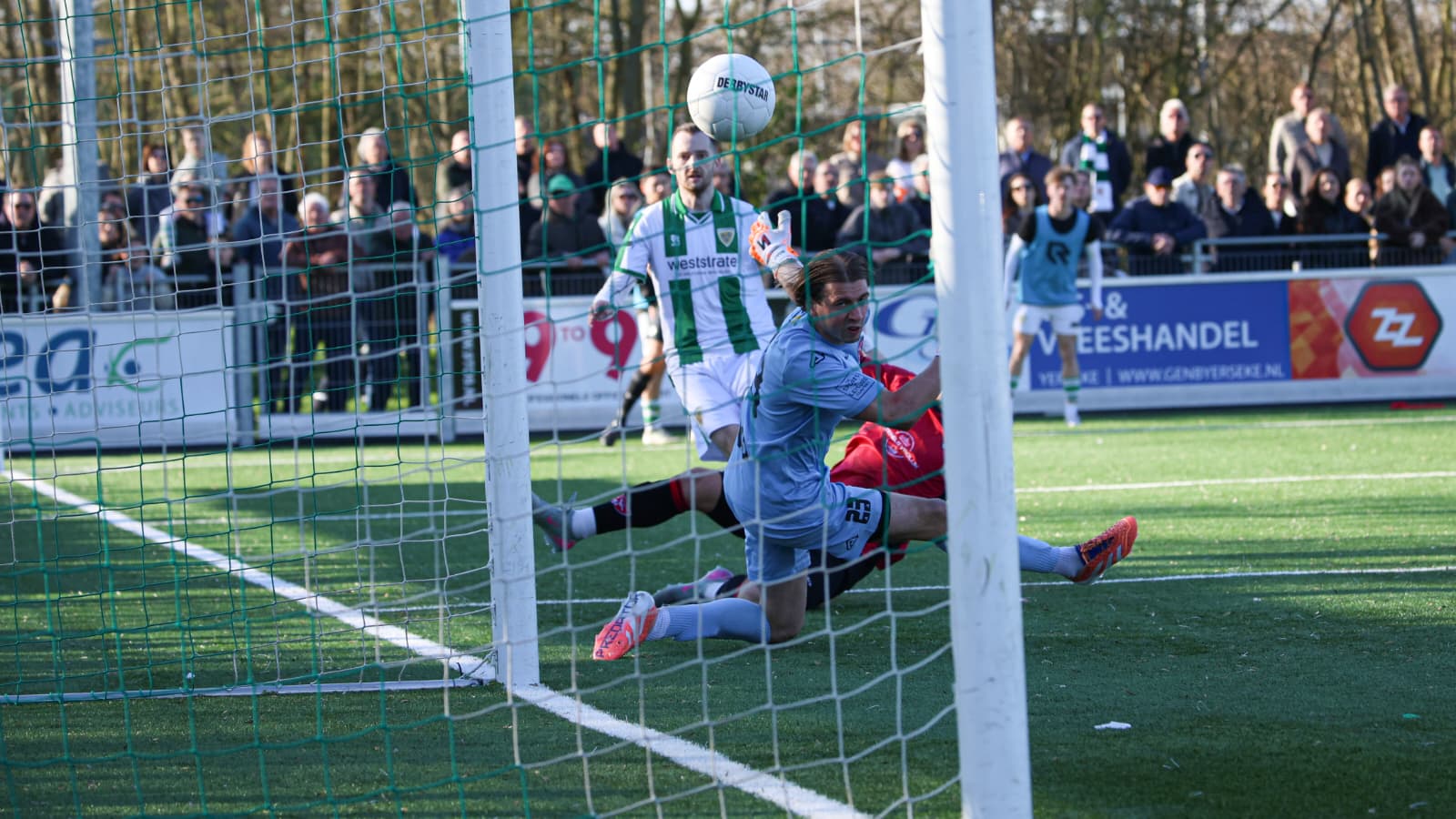 Kloetinge weer alleen koploper na dik verdiende zege in topper