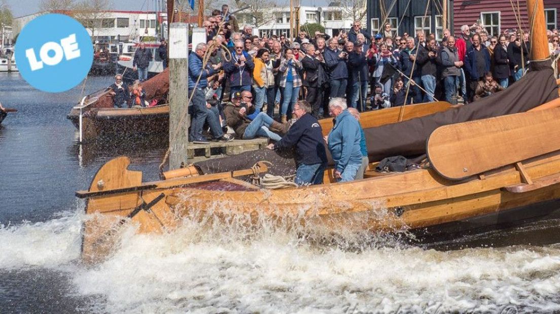 De tewaterlating van de EB 15 in Elburg