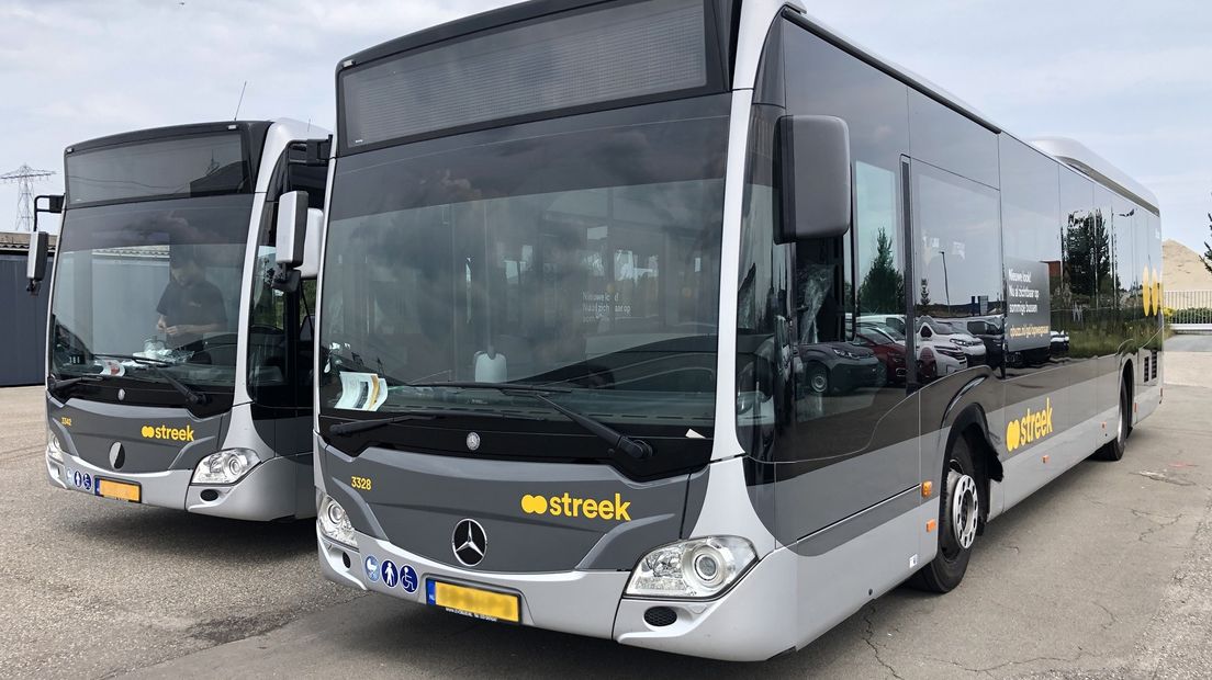 Een bus van Qbuzz