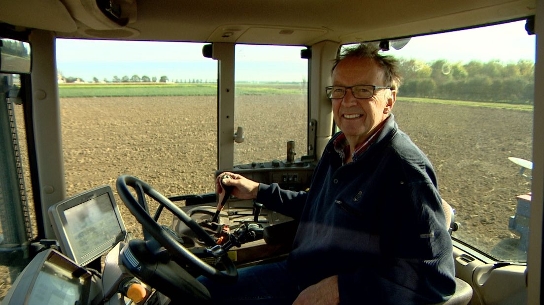 Boer Jan Moggré uit Schoondijke hoopt ook dit jaar weer de meeste tarwe van zijn land te halen