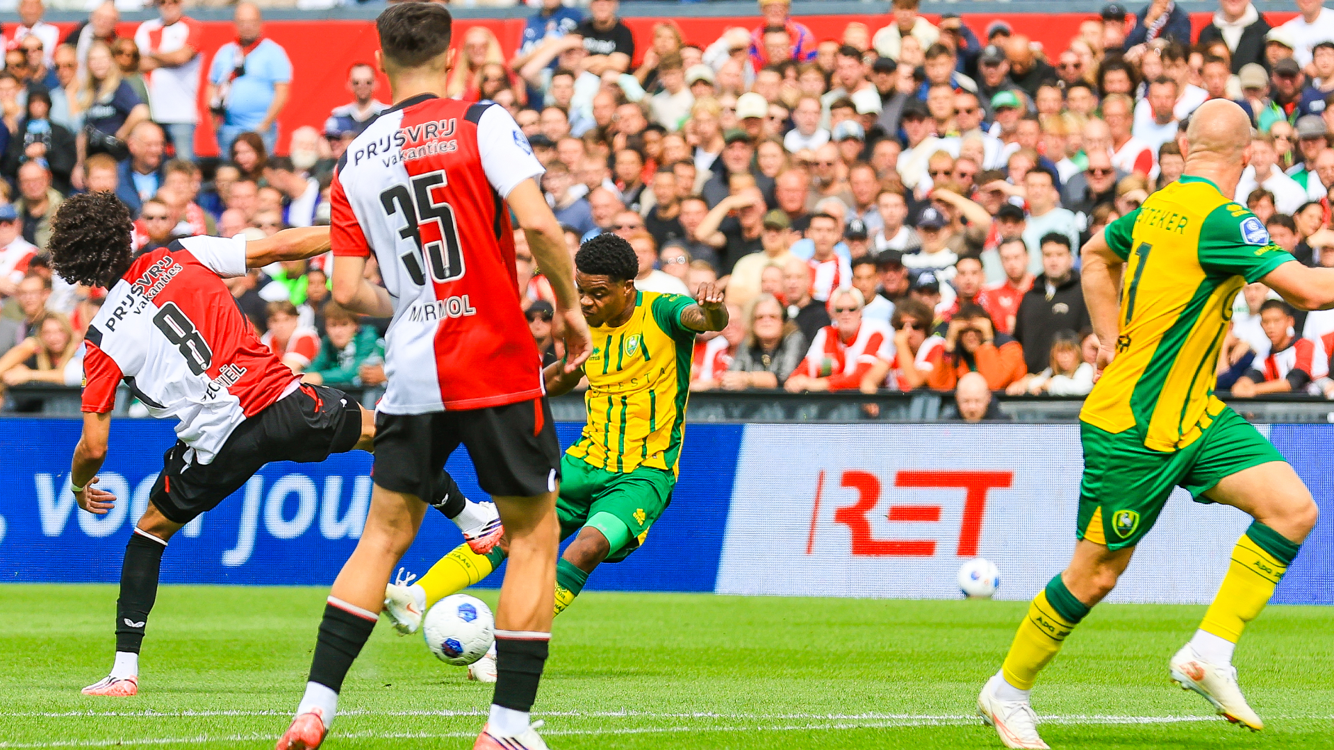 Nigel Thomas schiet ADO op voorsprong tegen Feyenoord