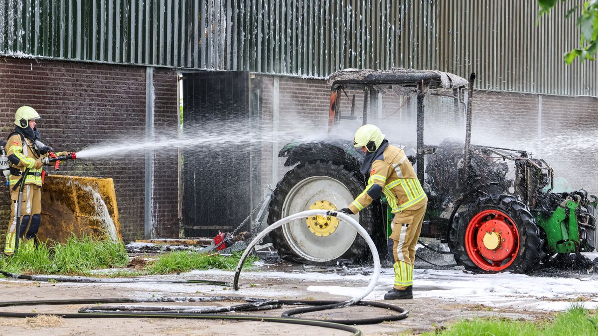 Trekker uitgebrand op een boerderij in Haskerdijken