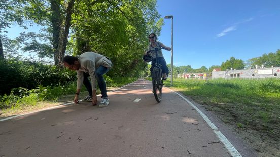 Is-ie echt zo smal? Wij meten veelbesproken fietspad Oosterboer op: 'Het is hier niet op orde' Nieuws