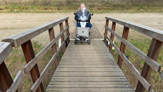 Toeristen blij, ouderen klem: brug in Enter is voor scootmobiels 'niet te doen' Home