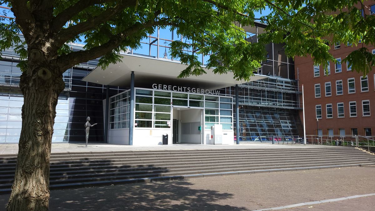 Taakstraffen voor mislukte scooterroof met aansteker in pistoolvorm