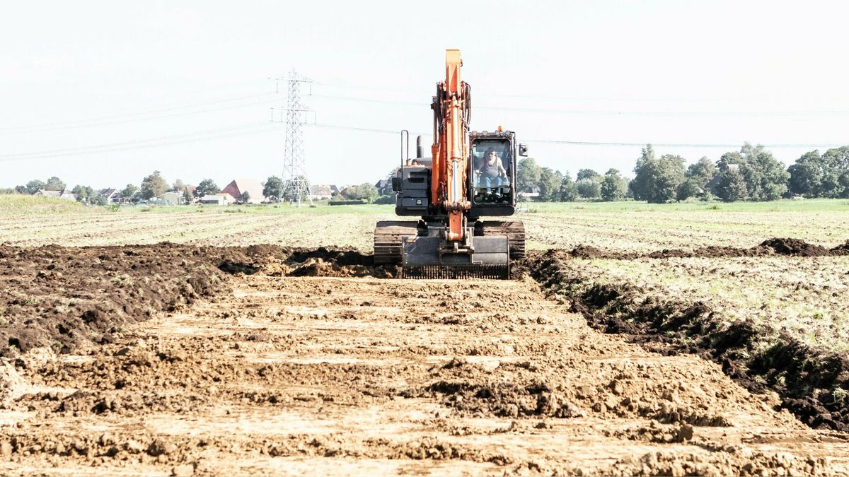 Groote Veenpolder door elkaar geschept om het inklinken van veen tegen te gaan