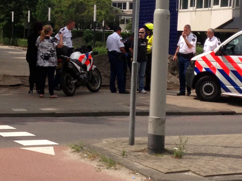 Winkelmedewerkster Woonmall Doodgestoken Door Collega - Rijnmond