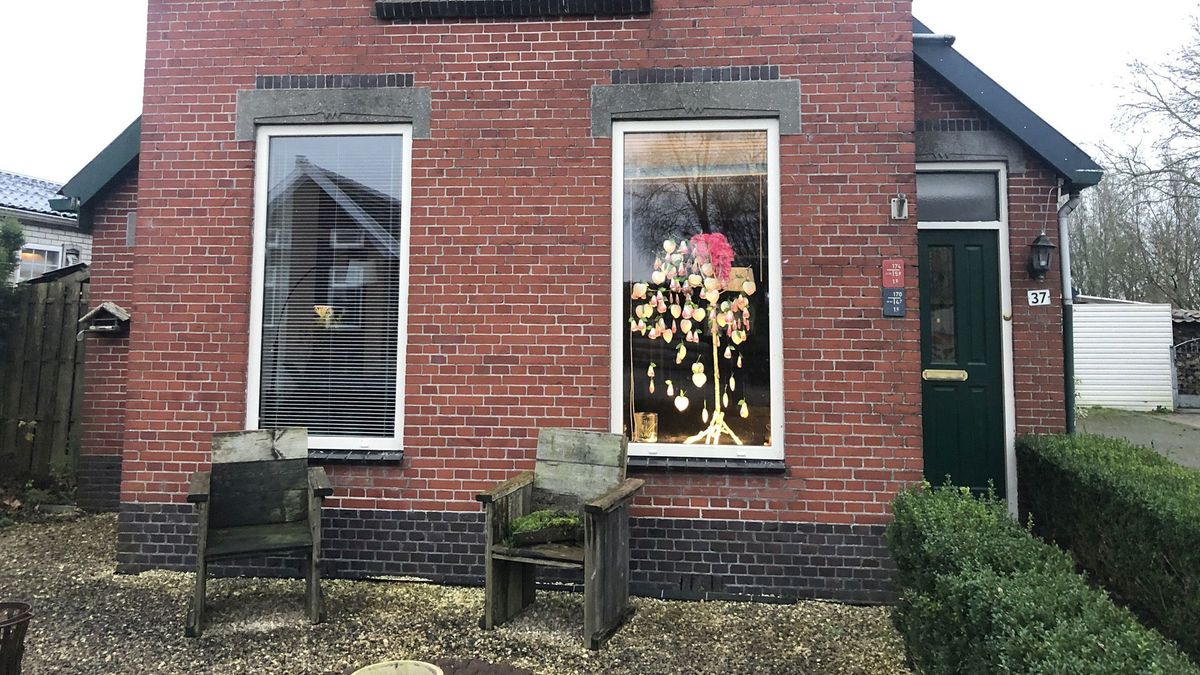 Dorp Overschild omgetoverd tot levensgrote adventskalender