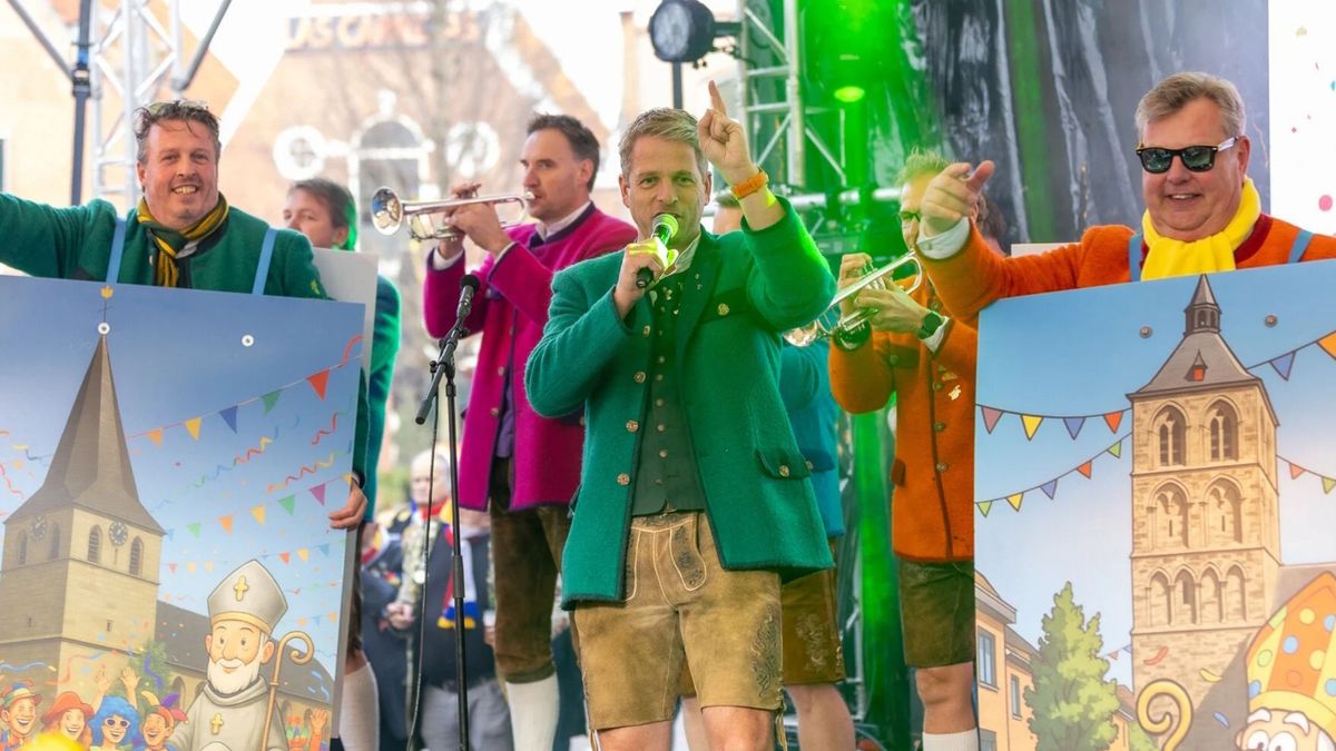 Toetkapel ’t Is Greun uit Denekamp lanceert winnende Twentse carnavalskraker