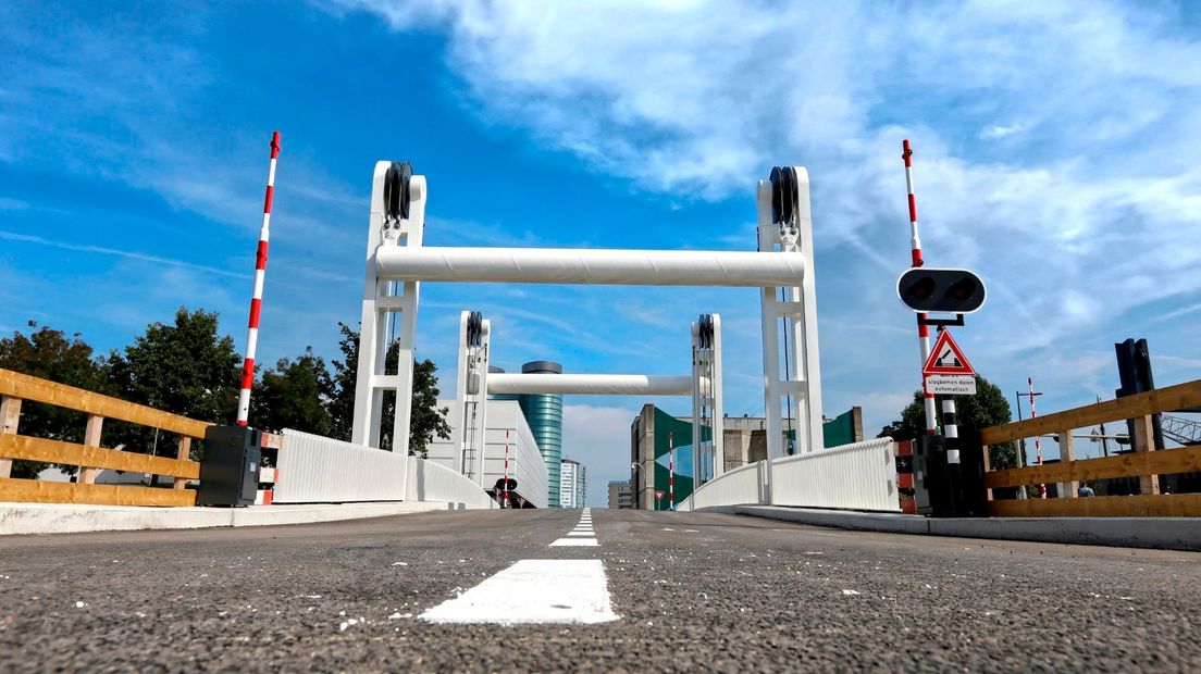 De nieuwe Jaarbeursbrug.