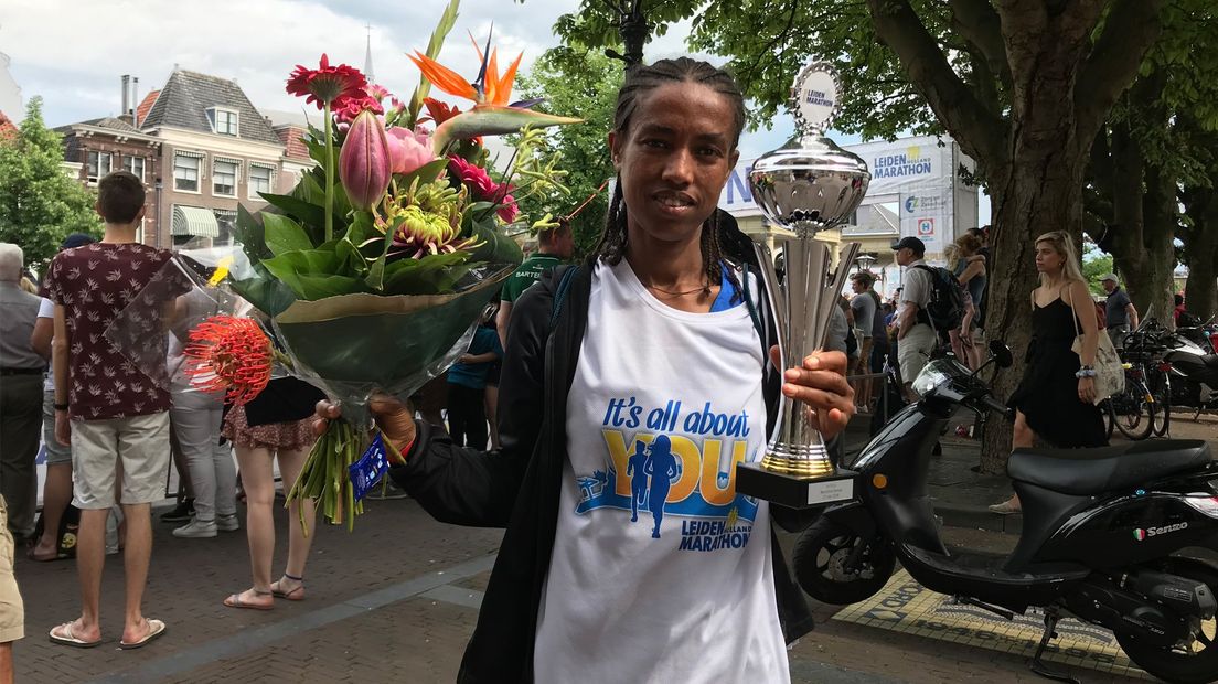 Tsgereda Girma uit Ethiopië won de Leiden marathon bij de vrouwen